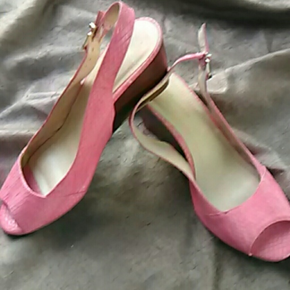 BCBG kitten heels - Picture 1 of 4